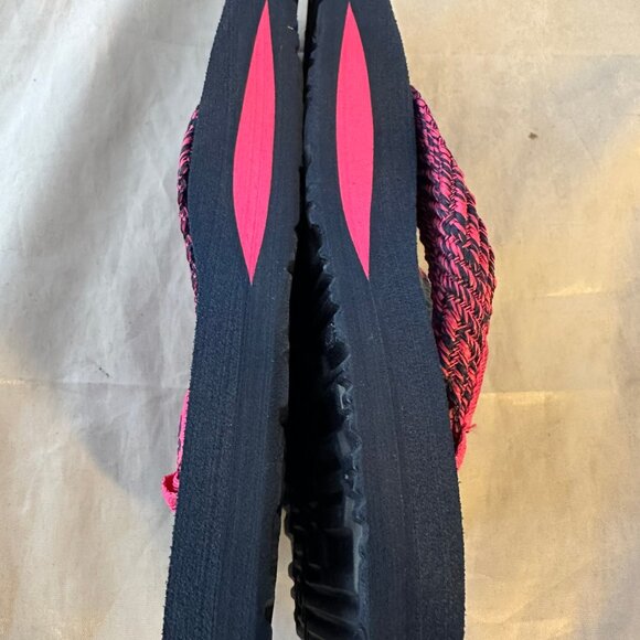 Teva Women's Mush II Sandals, Tiki Navy/Raspberry Size Women 5 NWT - Picture 3 of 5